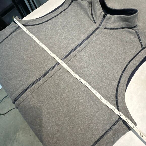 Tommy Bahama Men's Dual-Tone Gray and Navy Vest - Picture 7 of 8